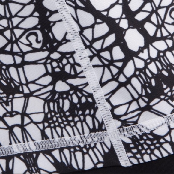 CLEARANCE! Lululemon Scoop Neck Tank White Black Glacier Lace / Black Size:4 - Picture 4 of 8